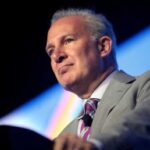 Peter Schiff sagt den bevorstehenden Zusammenbruch von Bitcoin voraus