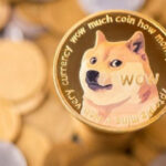 XRP und DOGE steigen inmitten des US-Regierungsstillstands und sinkender japanischer Anleiherenditen