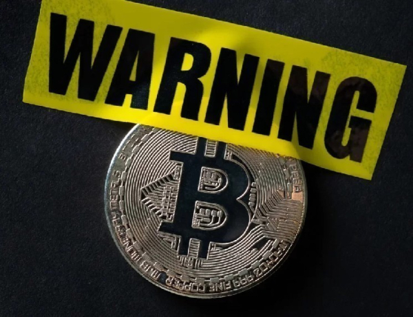Bloomberg-Analyst Mike McGlone bekräftigte seine Warnung, dass Bitcoin auf 10.000&hellip;