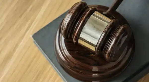 Der Schöpfer eines Bitcoin-Pyramidensystems im Wert von 200 Millionen Dollar wurde zu 20 Jahren Gefängnis verurteilt. Создатель биткоин-пирамиды на $200 млн получил 20 лет тюрьмы