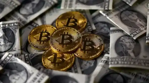 Ein Großinvestor verkaufte 1.000 Bitcoins für 71,6 Millionen Dollar — EmberCN Кит продал 1000 биткоинов на $71,6 млн — EmberCN