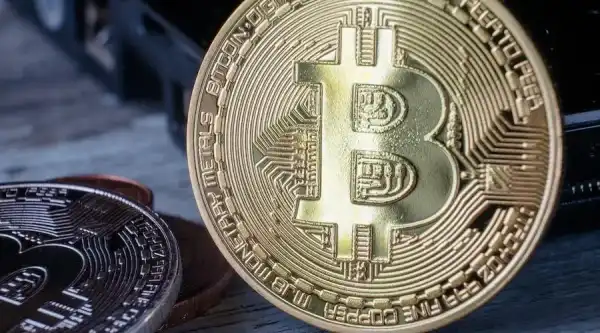 Ein Krieg mit dem Iran wird den Bitcoin-Kurs um 30 % einbrechen&hellip;