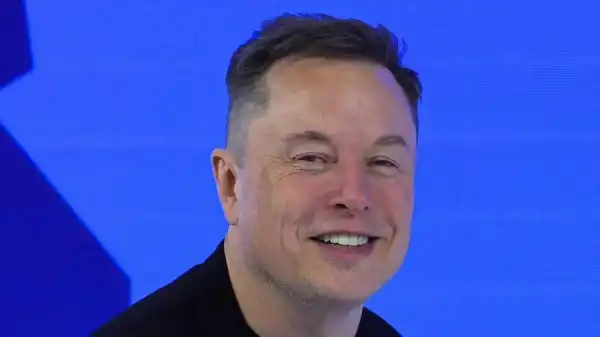 Elon Musk hat einen ehemaligen Manager von Coinbase und Aave zum Leiter des X-Designteams ernannt. Илон Маск назначил главой команды дизайна X экс-топ-менеджера Coinbase и Aave