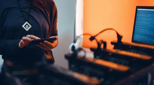 Ein großer Bergbaukonzern hat sich gegen das „Take-and-Pay“-Stromrechnungssystem ausgesprochen.