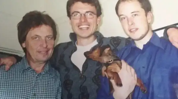 Отец Илона Маска озвучил количество биткоинов в кошельках сыновей